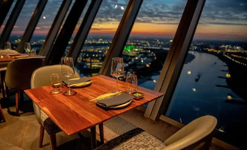 Fotocredit: Rheinturm Düsseldorf